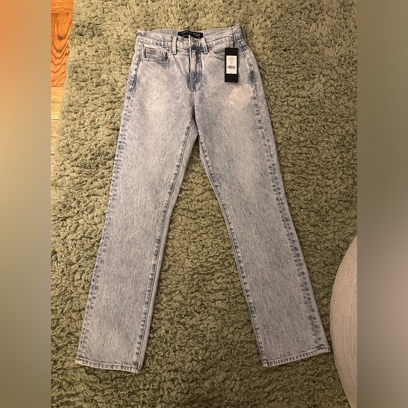 NWT Veronica Beard Alenah High Waist Slim Straight Leg Jeans 24 - Picture 1 of 9